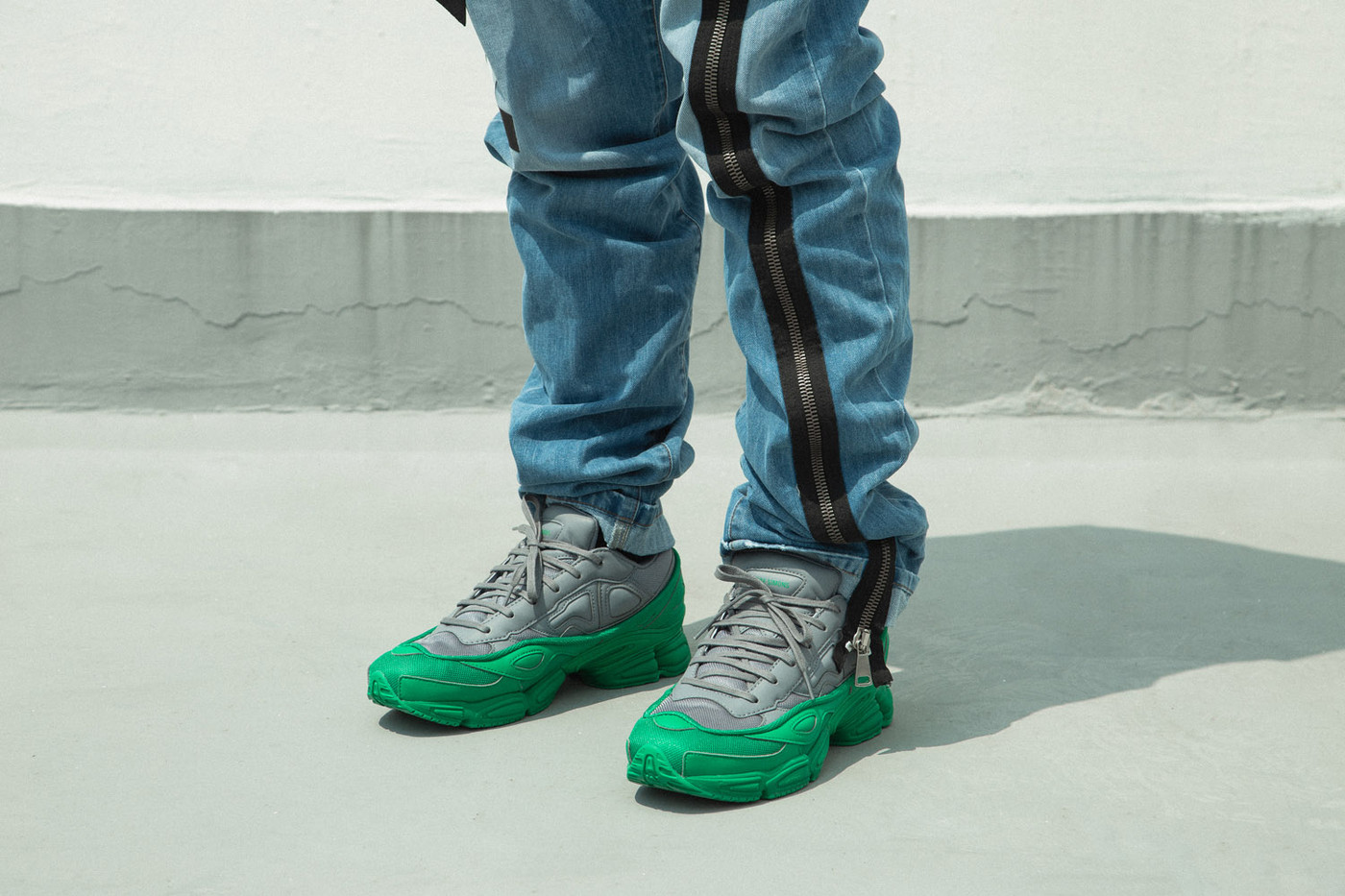 Nuevos colores de adidas x Raf «Ozweego» | Sneakers Magazine España