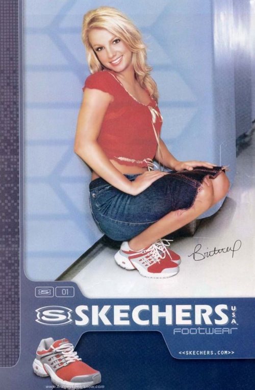 Skechers decide sacar las zapatillas que llevó Britney Spears el 2000 | Sneakers Magazine España
